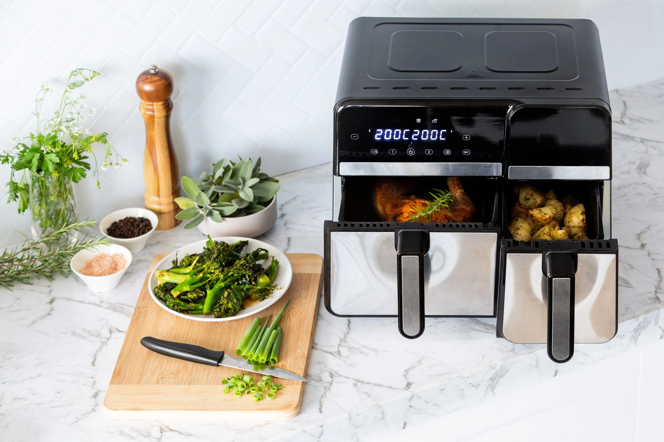 Crispy Perfection: 10L Digital Dual Zone Air Fryer - Effortless Cooking!
